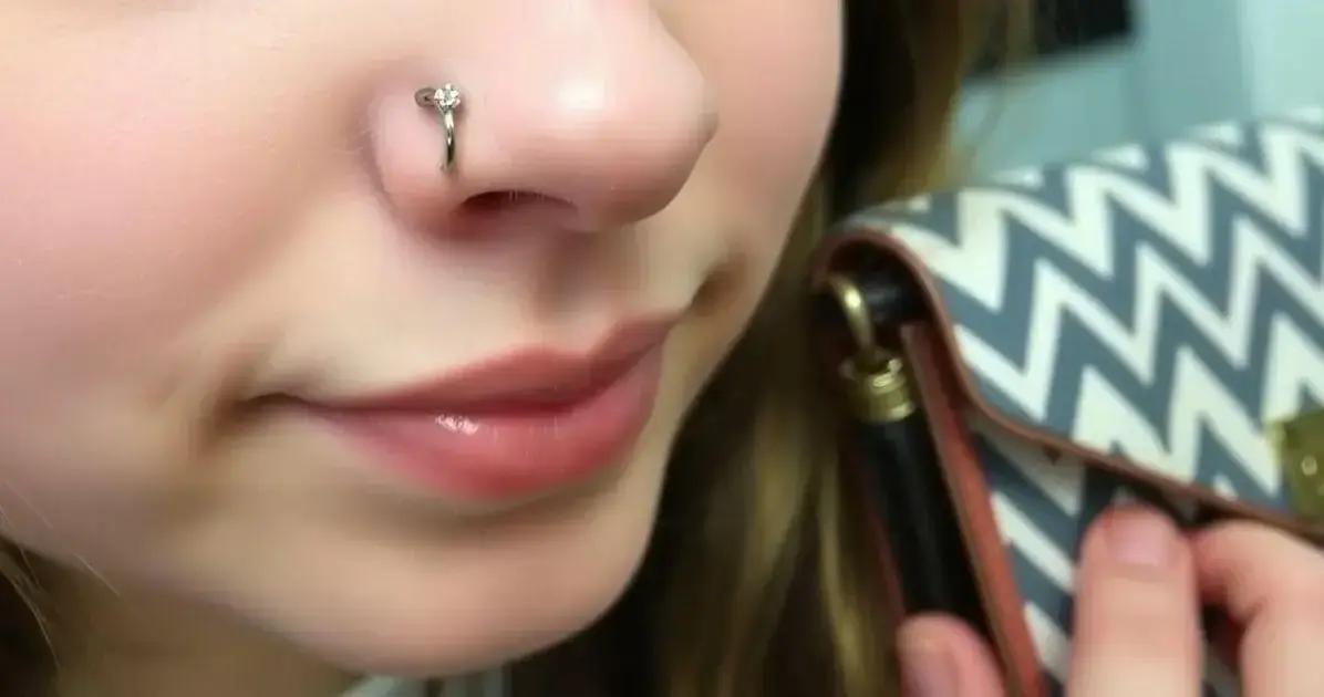 Piercing no Septo: Tudo que Você Precisa Saber Sobre Este Estilo Inusitado