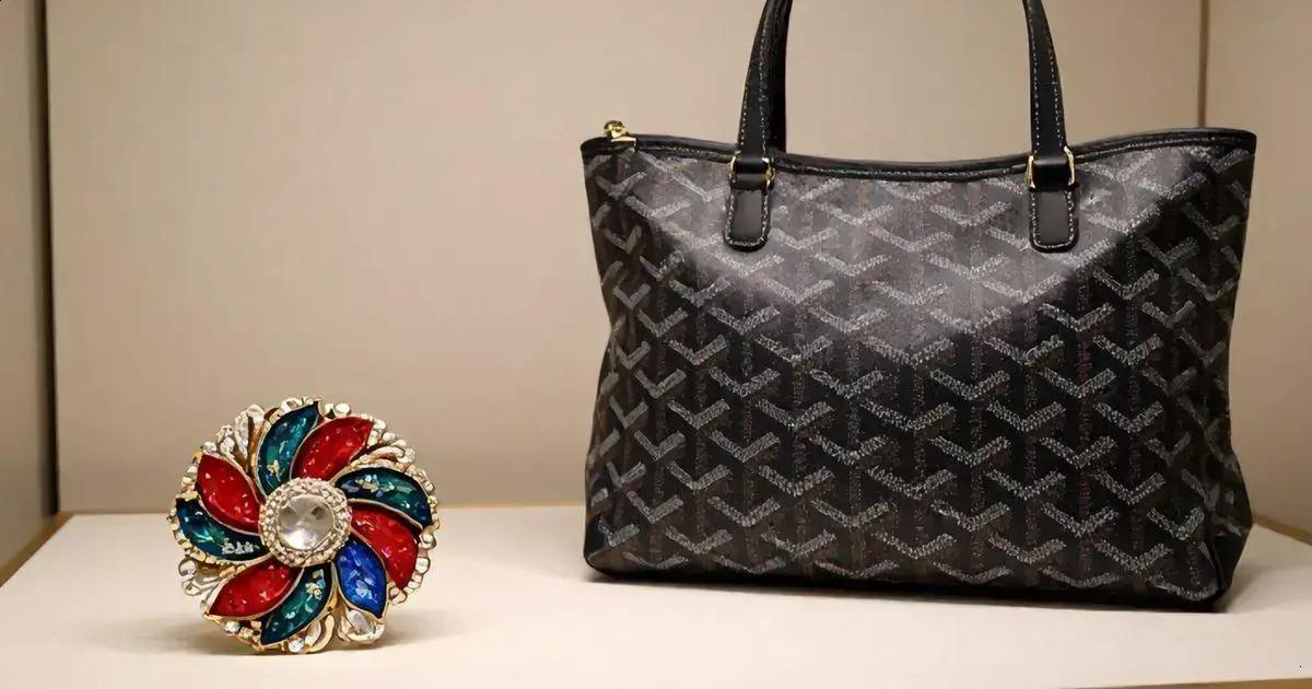 Combinações perfeitas: broches e necessaires Goyard Combinações perfeitas: broches e necessaires Goyard