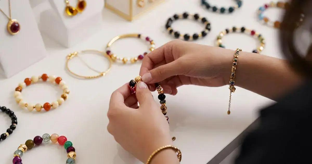 Como escolher a pulseira festa ideal para seu estilo Como escolher a pulseira festa ideal para seu estilo
