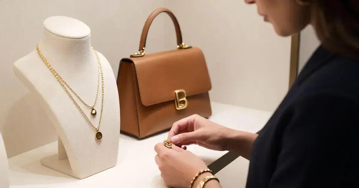 Como escolher as joias personalizadas certas Como escolher as joias personalizadas certas