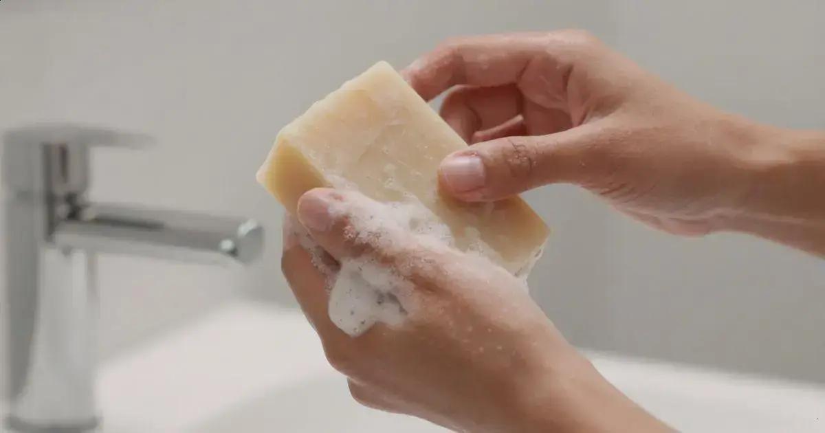 Como usar o shampoo sólido natural corretamente? Como usar o shampoo sólido natural corretamente?