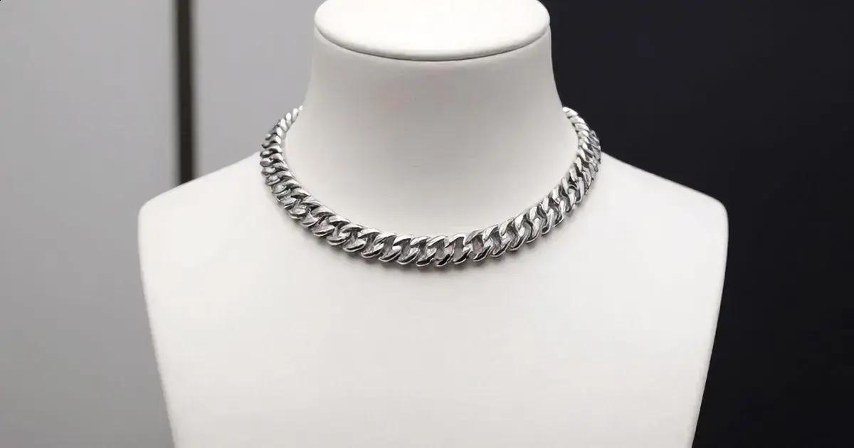 Gargantilha de Prata: Charme e Sofisticação 1 Gargantilha de Prata: Charme e Sofisticação