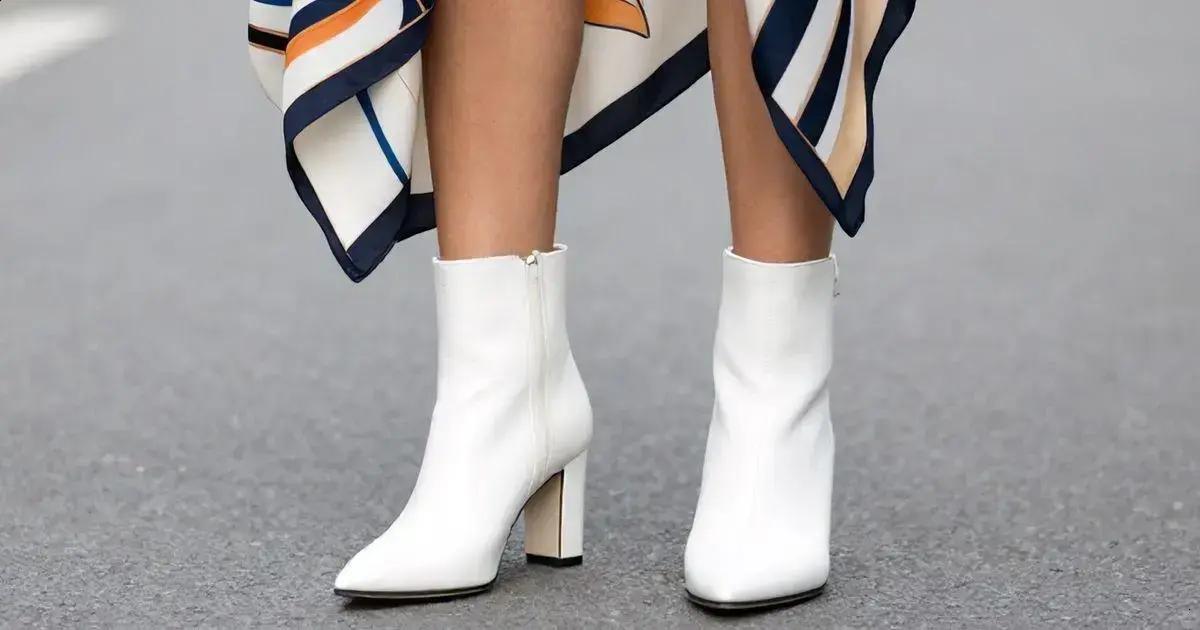 Lenço de Seda Estampado: Luxo e Cores no Seu Look 1 Lenço de Seda Estampado: Luxo e Cores no Seu Look