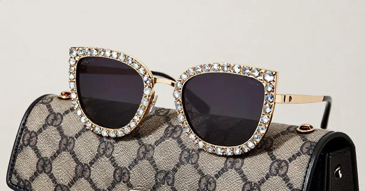 O que são óculos de sol com pedraria? O que são óculos de sol com pedraria?