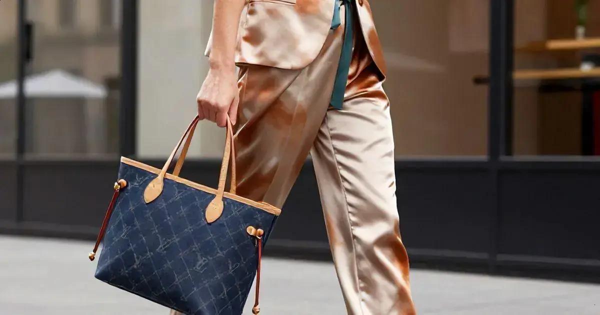 Tecido Seda Artificial: Beleza e Praticidade no Dia a Dia 1 Tecido Seda Artificial: Beleza e Praticidade no Dia a Dia