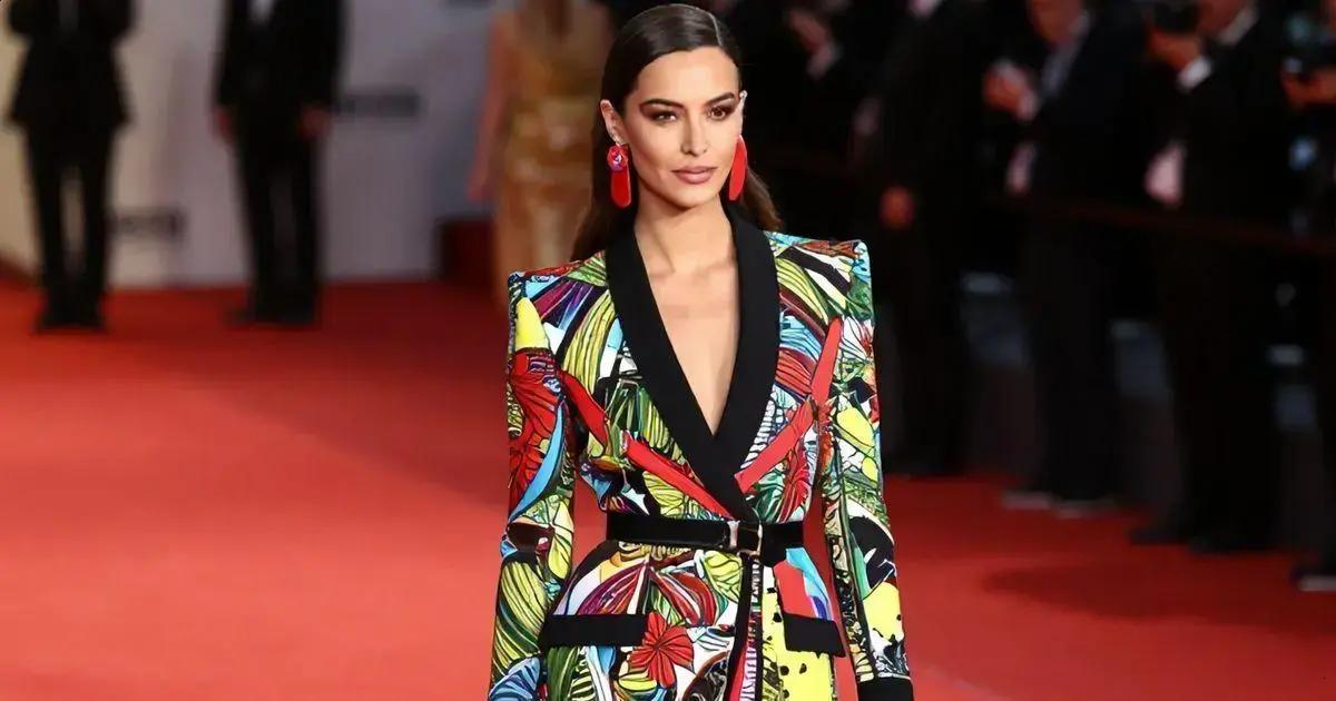 Tendências de moda para looks tapetes vermelhos Tendências de moda para looks tapetes vermelhos