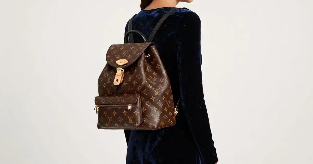 Vestido Festa Veludo e Mochila LV Discovery: Estilo e Elegância Vestido Festa Veludo e Mochila LV Discovery: Estilo e Elegância